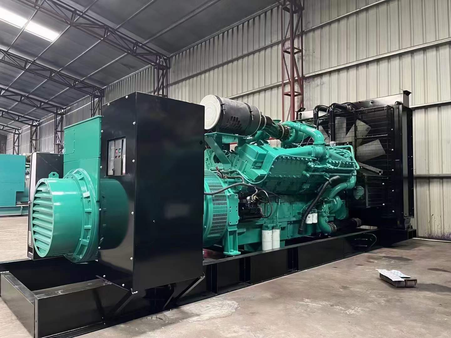 玉田如何降低 800kW 柴油发电机输出电流的波动？